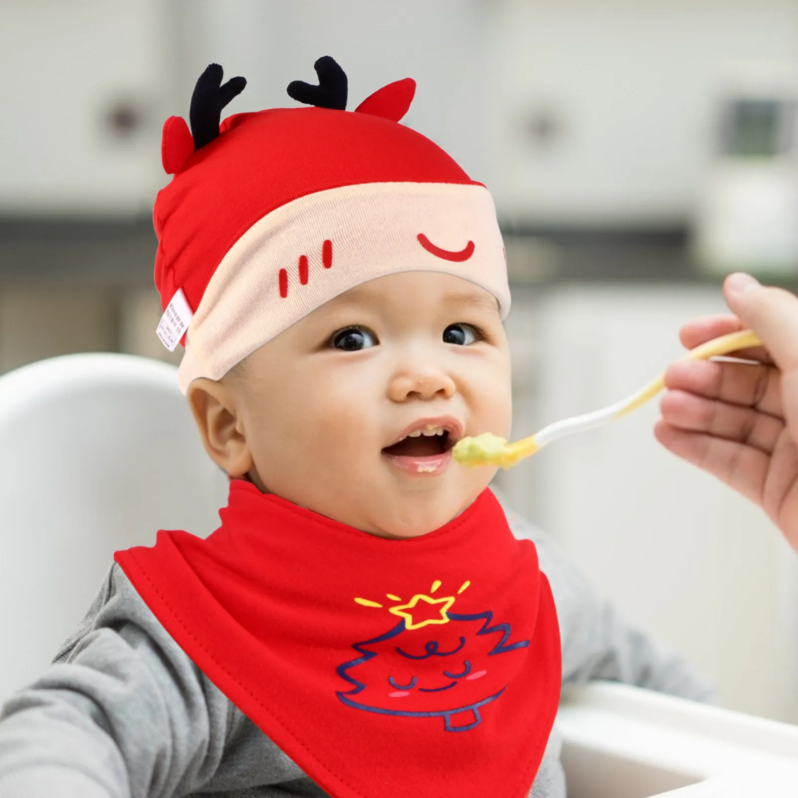 

1Set Baby Comfortable Beanie Christmas Deer Hat Soft Warm Hat for Infant Under 8 Months Lovely Triangular Binder Baby Warm Cap