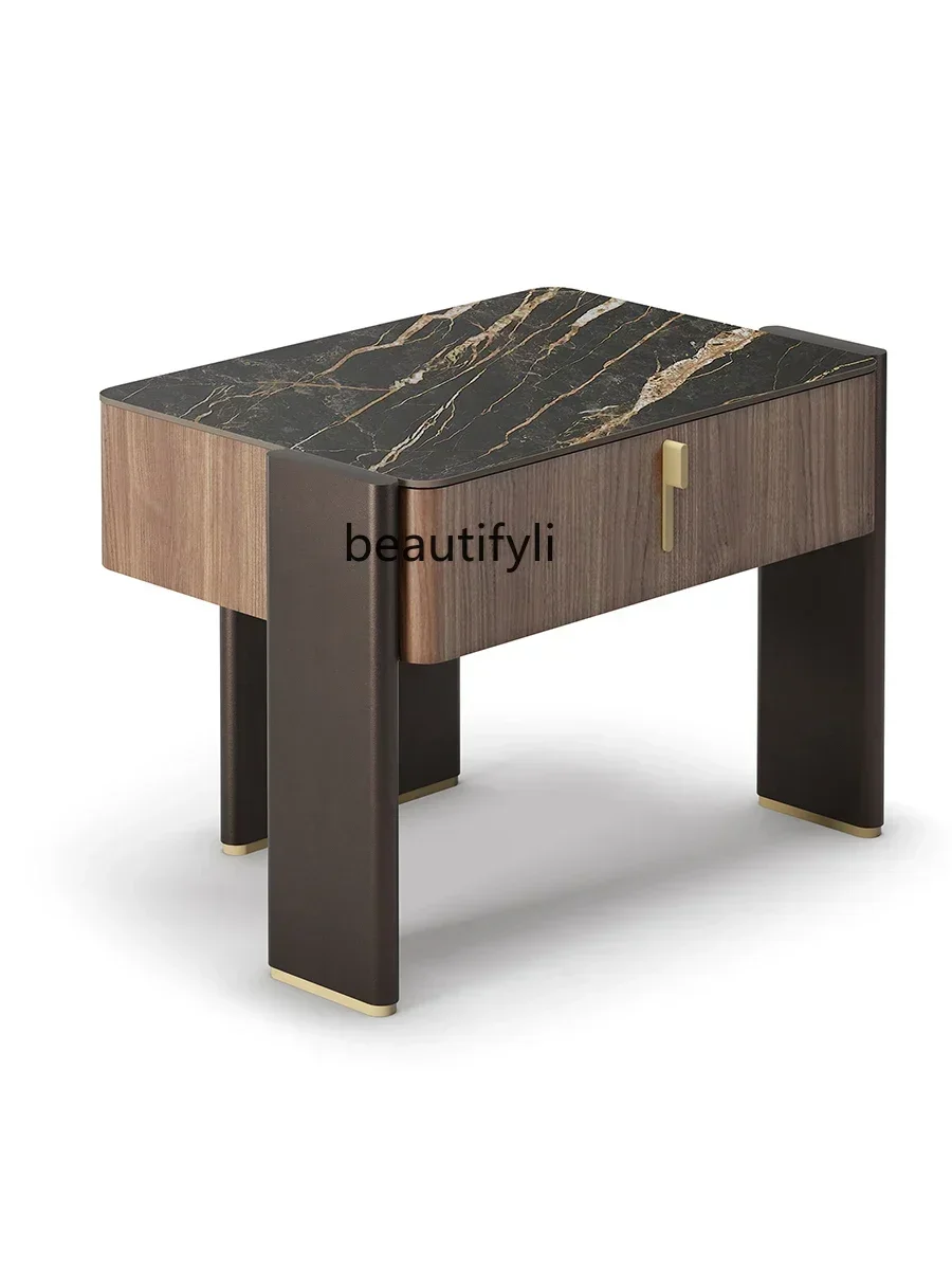 

Итальянская современная прикроватная тумба для хранения вещей, минималистичный дизайн, легкая роскошь, креативный металлический дизайн, высококачественная прикроватная тумбочка