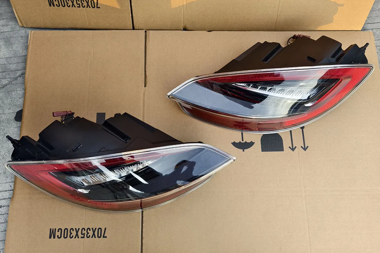 OEM 98163198400 98163198300 Version Led Taillight 1set for OXSTER CAYMAN 981 2013 2014 2015
