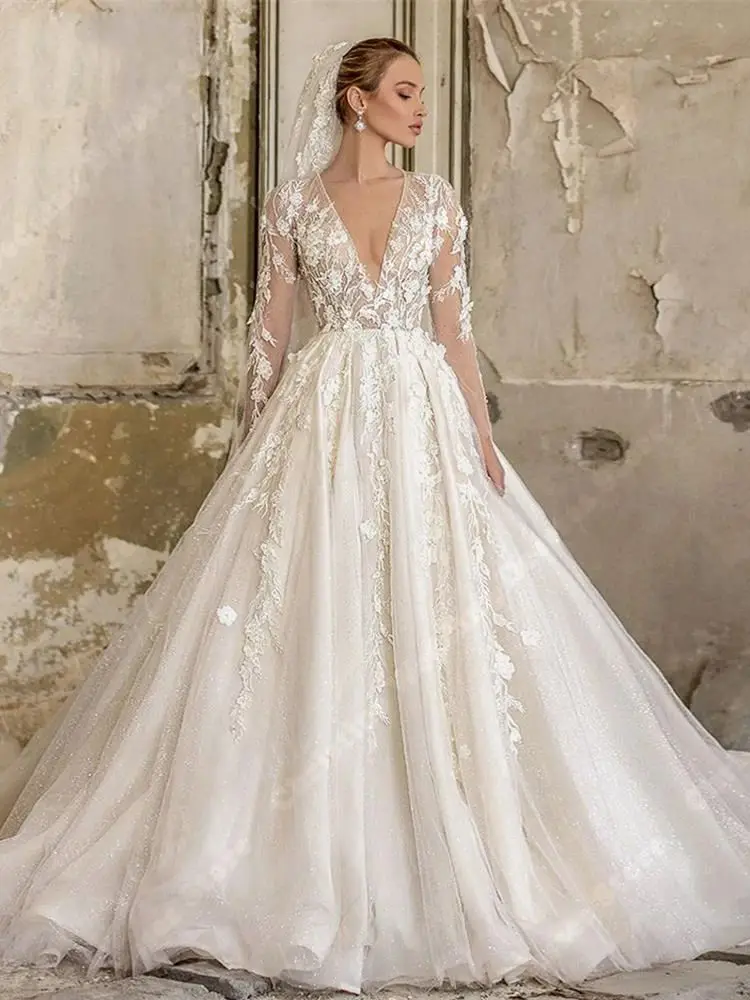 Luxus übergroßen Rock Saum Brautkleider neuesten V-Ausschnitt Spitze Abziehbilder Brautkleider elegante rücken freie böhmische Vestidos de Novias