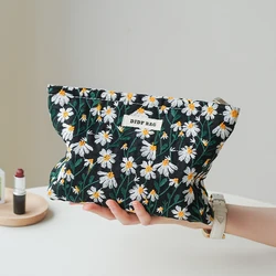 Borsa per il trucco da donna con ricamo nero borsa per la conservazione degli assorbenti igienici per cosmetici di grande capacità borsa da toilette da viaggio borsa per la fodera portatile