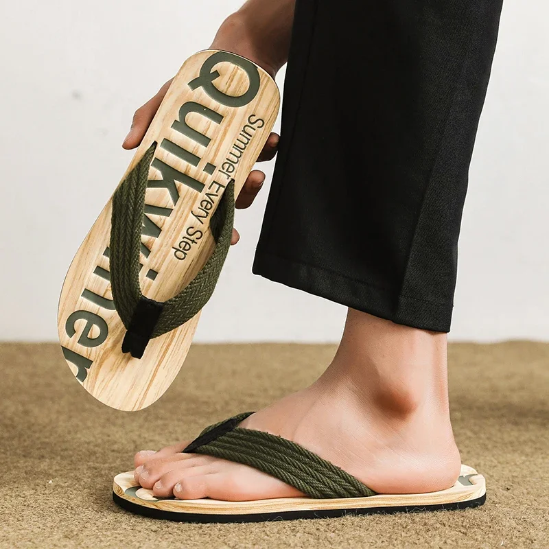 

Новые мужские шлепанцы, супер удобные и модные мужские шлепанцы, летние пляжные шлепанцы, мужские модные дышащие шлепанцы