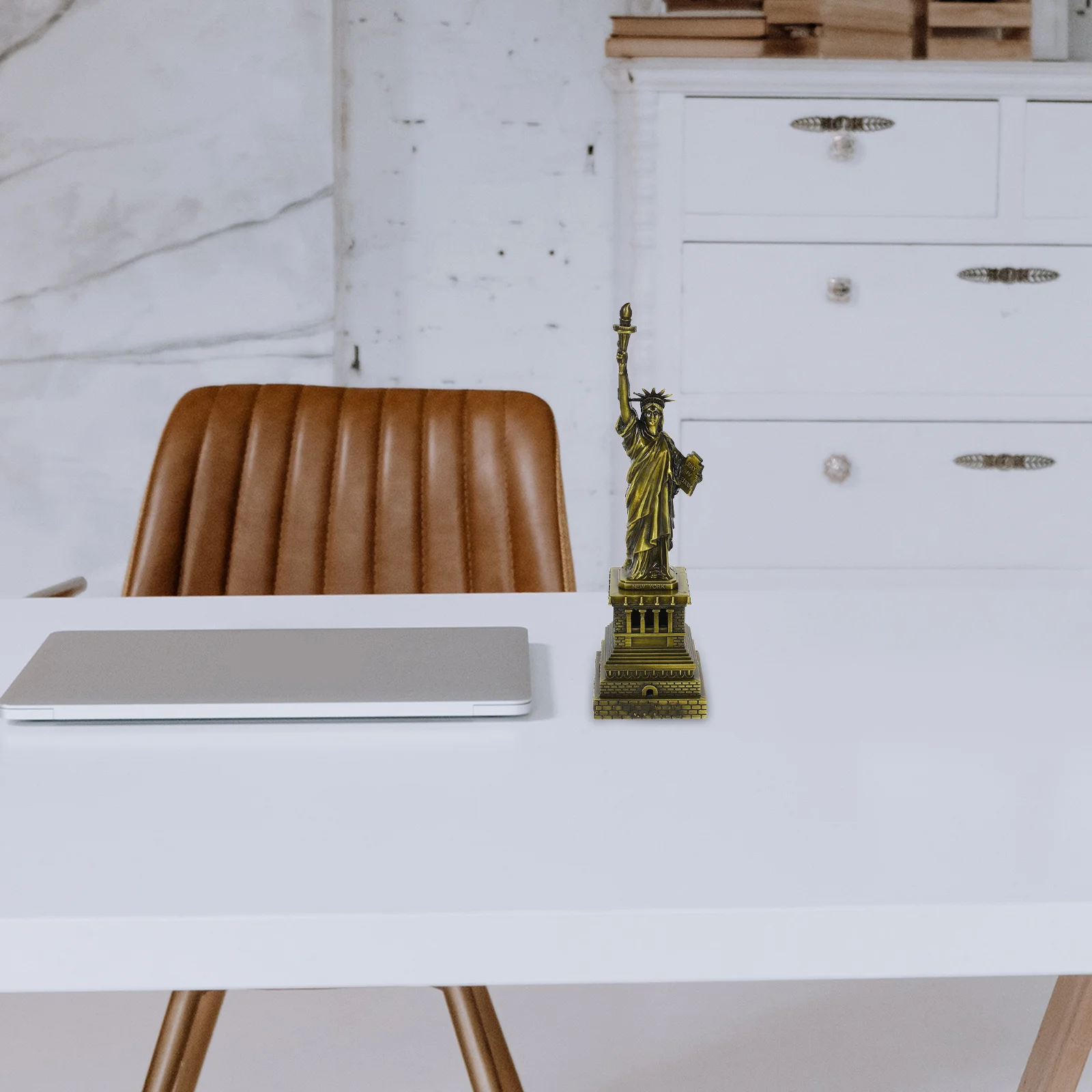 

Metal Ornament for Home Decor Retro American Statue of Liberty 25Cm Bronze Alloy Desk Decoration Gift Idea Statue of Decor