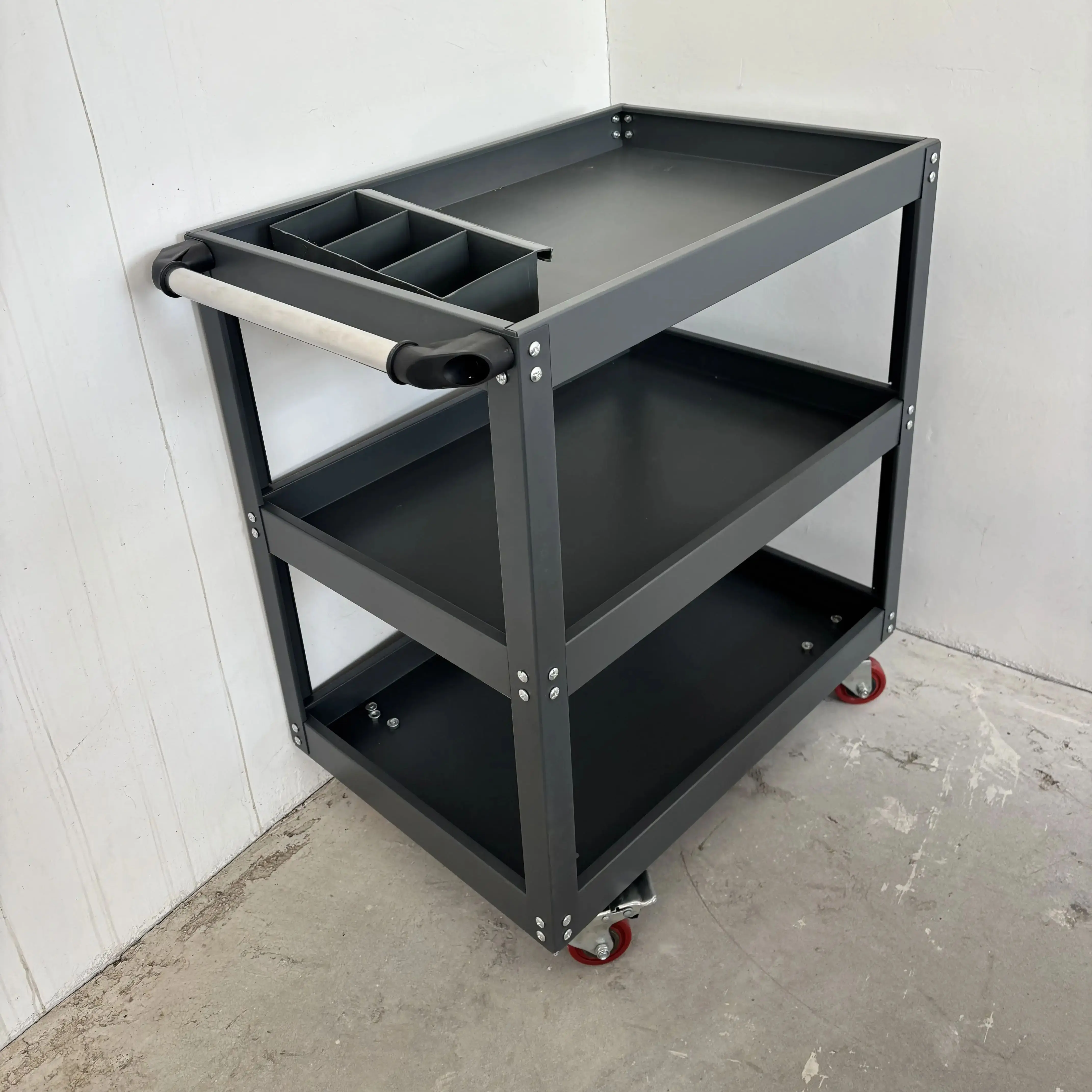 Chariot à Outils Roulants à 3 Couches avec Roues, Multifonctionnel en Acier Robuste, Design de Garage, Entrepôt