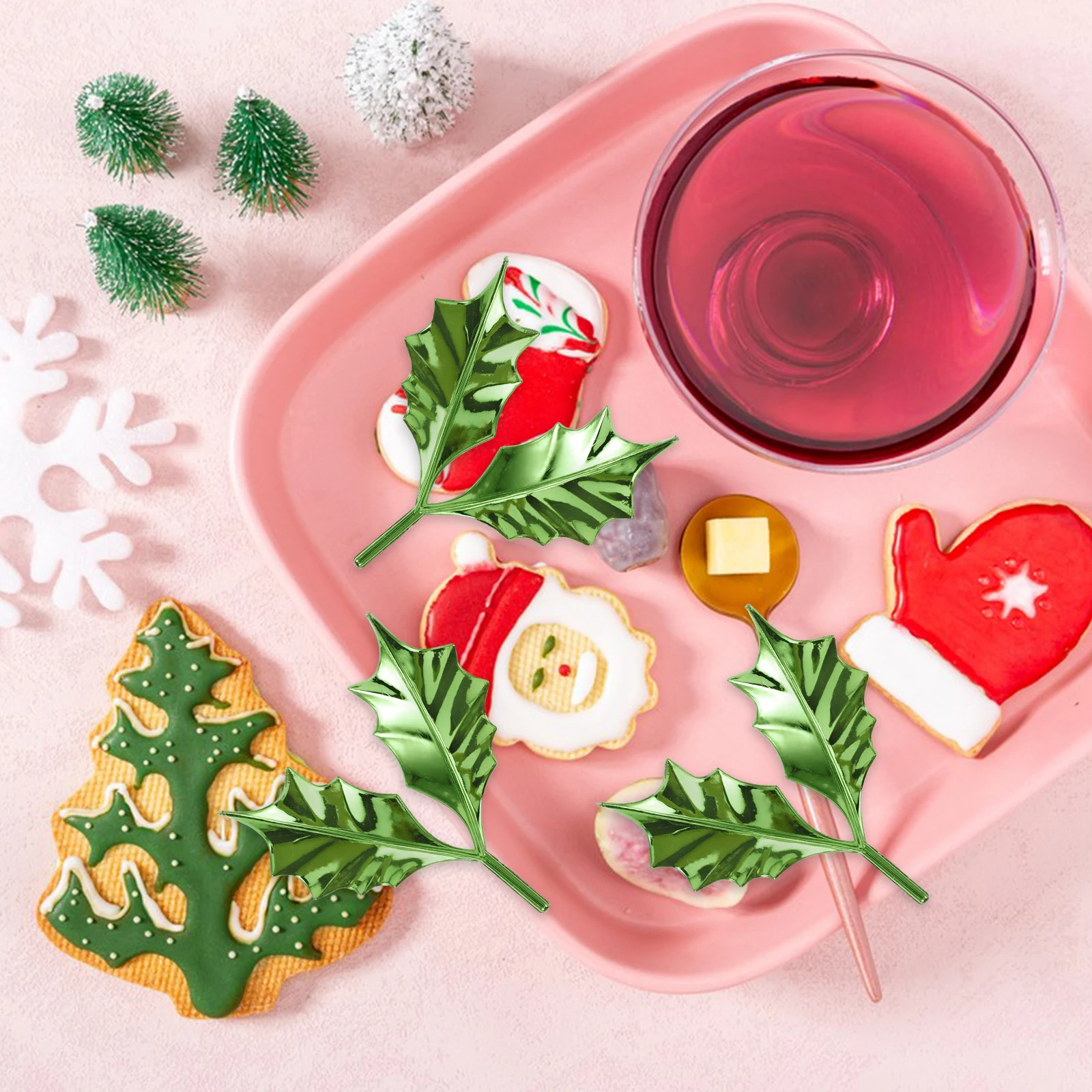 

50pcs Christmas Leaves Decoration DIY Craft Green Holly Leaf Ornaments Home Xmas Wreath Supplies Holiday Decorations Friends