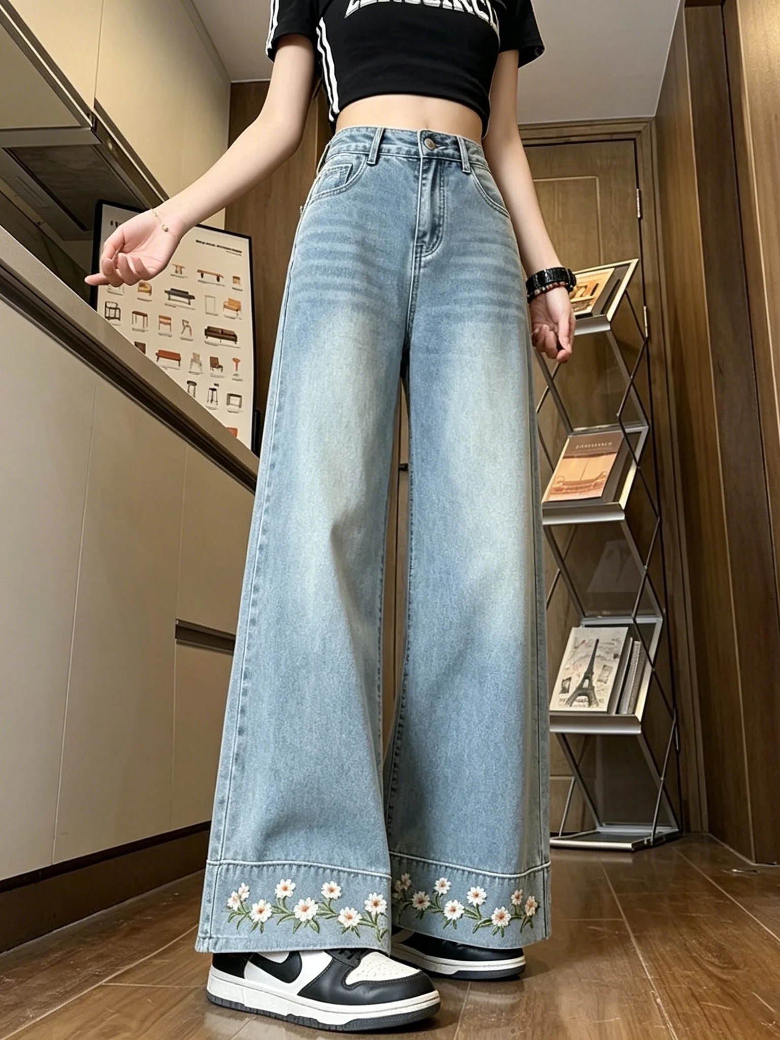 

Light Blue Lace Embroidered High Waist Wide Leg Jeans Women's Fashionable Slimming Summer New Style Denim Pants