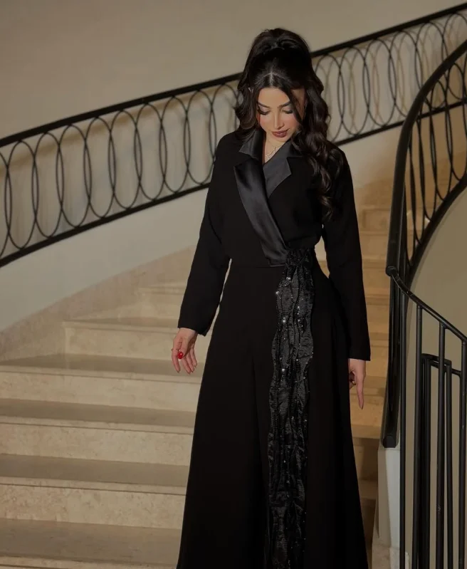 Customized High Quality Sleeveless Floor Length Zipper Black V-neck A-line  Gold Dress for Birthday Party Vestido Tull Mujer