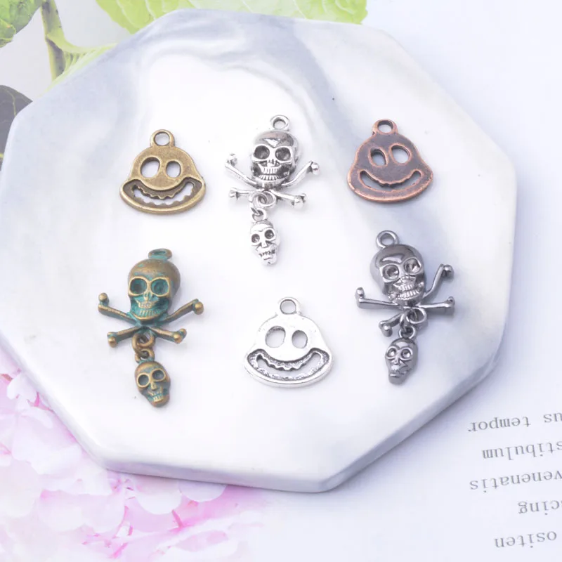 10 Stück/Set Legierung Halloween Gothic Piraten-Totenkopf-Anhänger Punk Antike Cyan-Grimasse Lustiges Gesicht Anhänger für DIY Ohrringherstellung – Detail 3