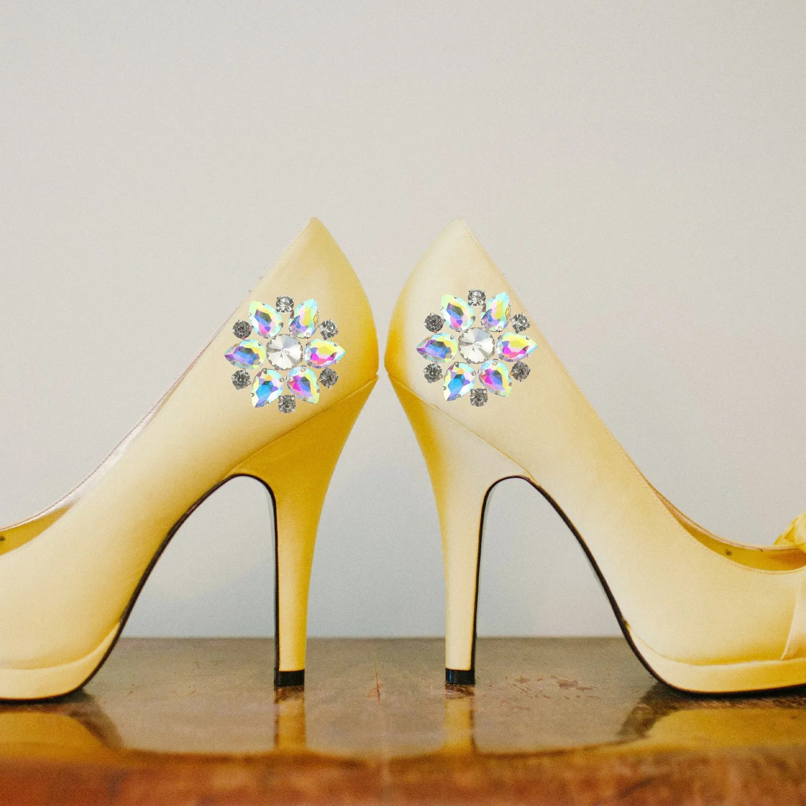 

2pcs Butterfly Bow Shoe Clips Rhinestone Decor For Women Flat Sandal Boot Wedding Party Diy Accessory Buckle Home Storage Tool