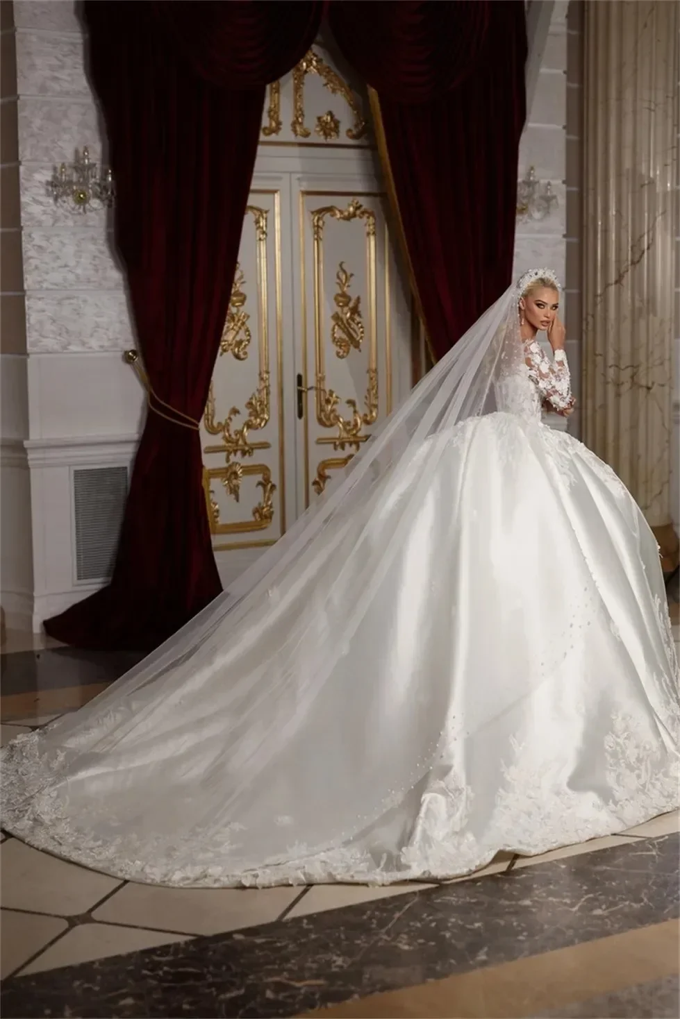 Abiti da sposa personalizzati con scollo trasparente e perle, abiti da ballo, strascico, chiesa, Dubai, arabi, maniche lunghe, abito da sposa