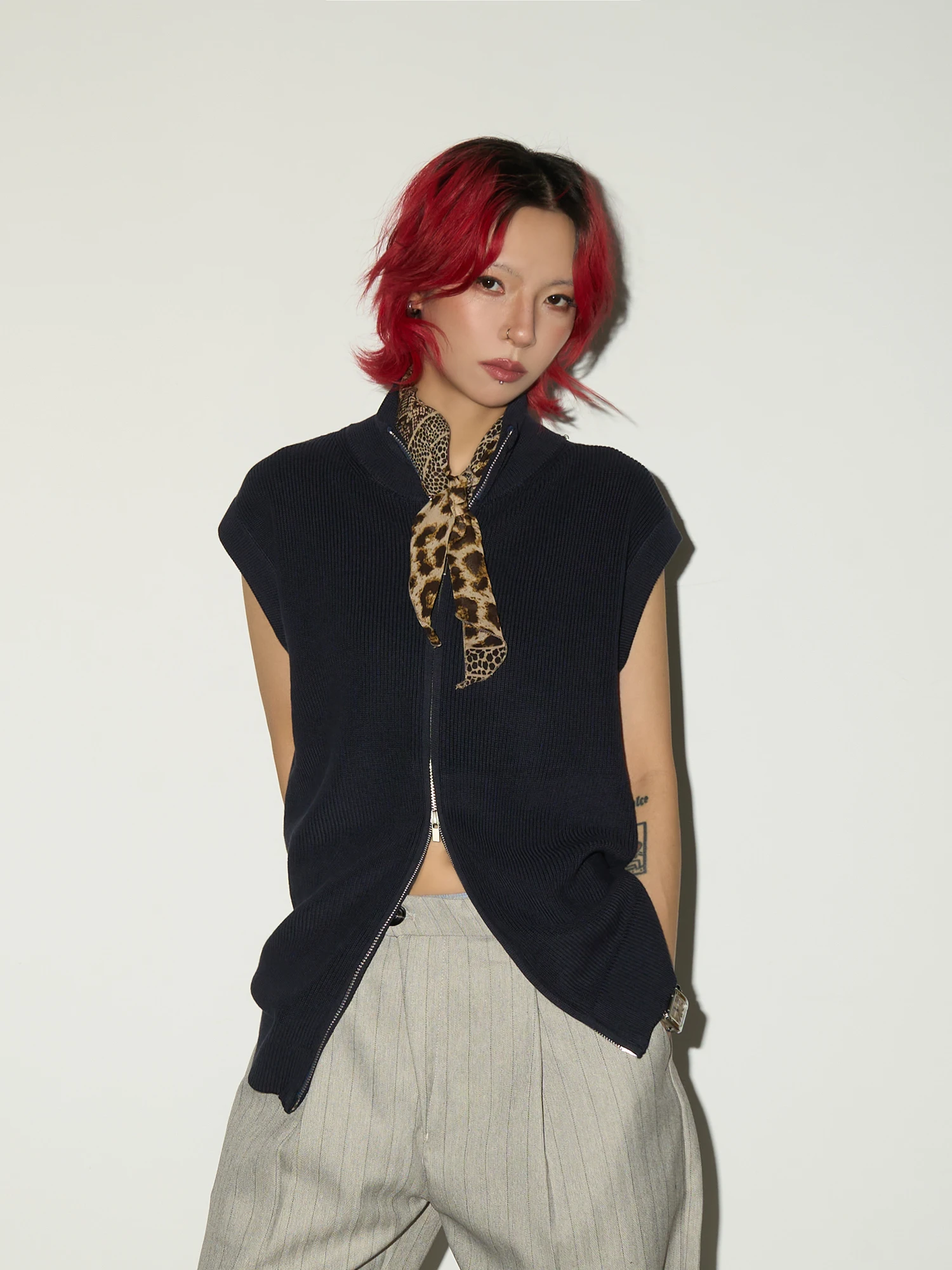 

Вязаный жилет MICHINNYON с воротником-стойкой и молнией, повседневный, для многослойных образов, из смесового хлопка, с приятной на ощупь текстурой