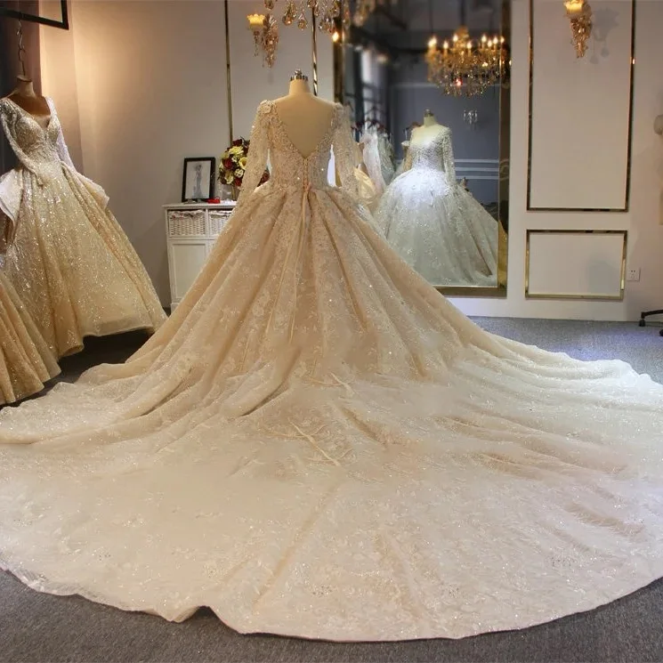 Customized Luxur Appliques Long Sleeves Lace Pearls Wedding Dresses Ball Gown Shiny Wedding Dress Amanda Novias