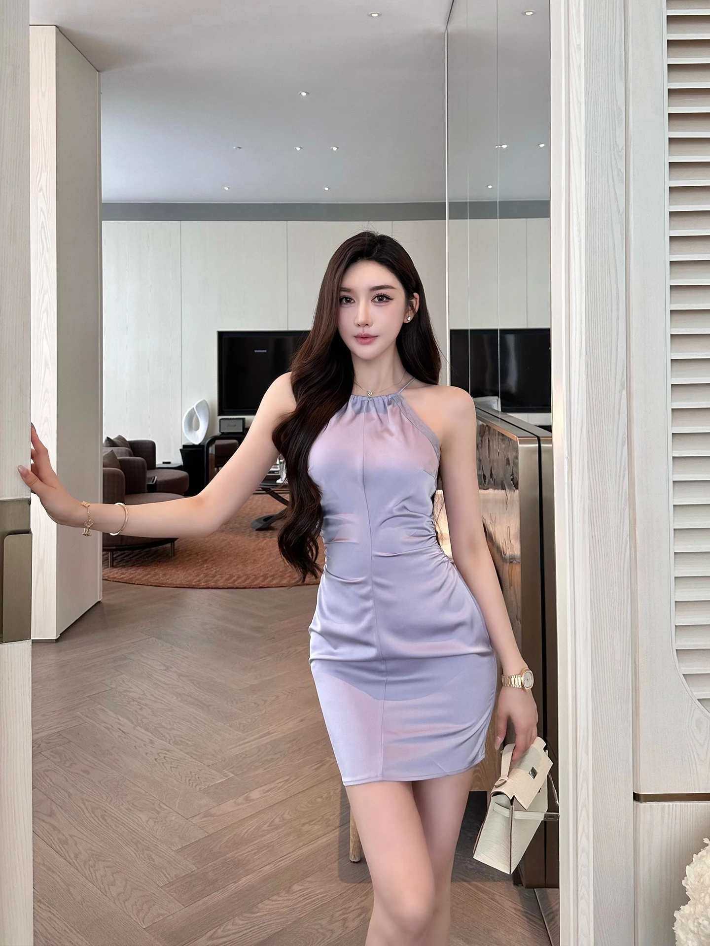 

Сексуальное атласное платье на бретельках, женское плиссированное облегающее платье с высокой талией, шелковый материал, летний сезон, круглое платье Ne