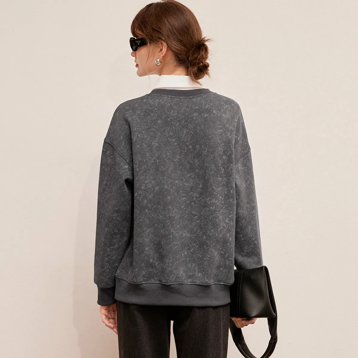 LOUIS YAO 2025 Autumn Round Neck Tie Dye Printed Letter Design Fashionable Lazy Casual Loose Shoulder Long Sleeve Women's Hoodie