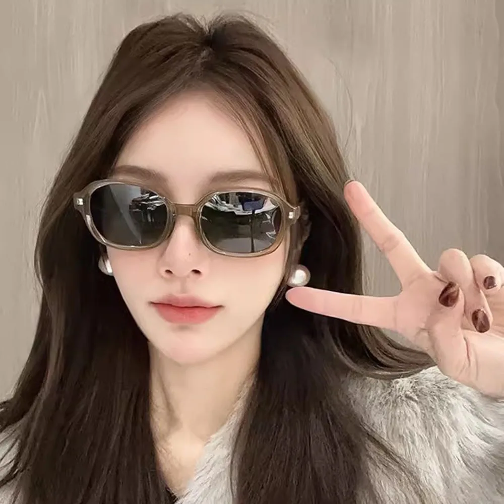 Foldable Trendy Square Sunglasses for Men Women Eyewear UV400 Protection Fashion Shades for Driving Beach Daily Use Eyeglasses