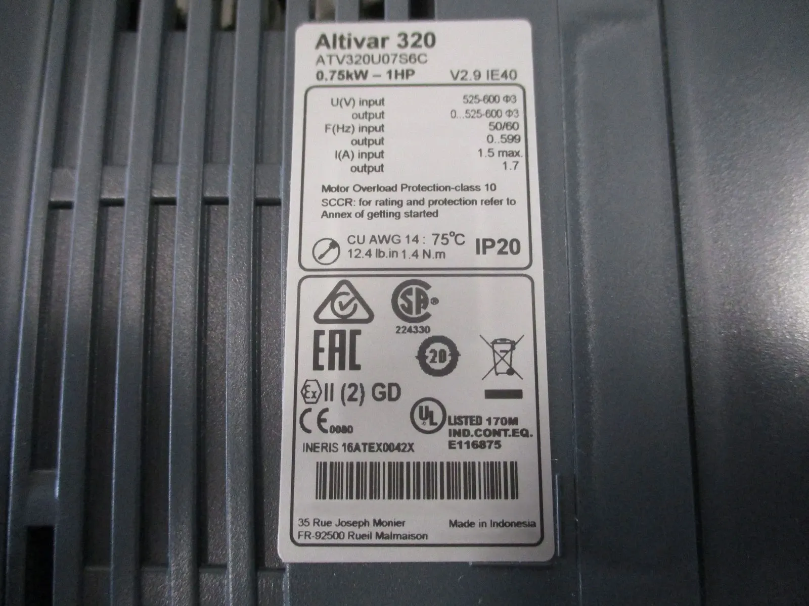 العلامة التجارية الجديدة ATV320U07S6C ATV320U15S6C ATV320U22S6C ATV320U40S6C ATV320U55S6C ATV320U75S6C ضمان لمدة سنة واحدة