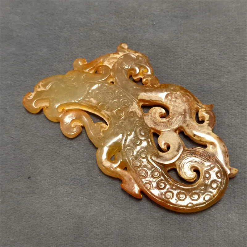 

Yugu Crafts Xiu Jade Carving Hollow Dragon and Phoenix Retro Jade Pendant