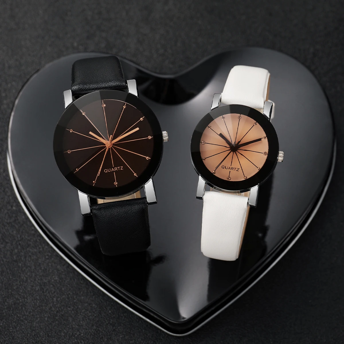 4Pcs/Set Fashion Couple Watch Women's Men's Simple Imitation Leather Quartz Watch with Black White Magnetic Bead Bracele