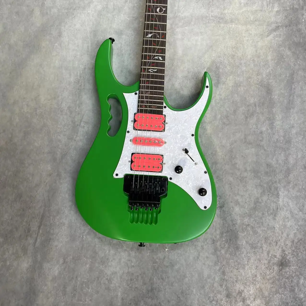 6-string split electric guitar, matte green body, rose wood fingerboard, pink pickup, factory photo taken pictures, in stock, ca