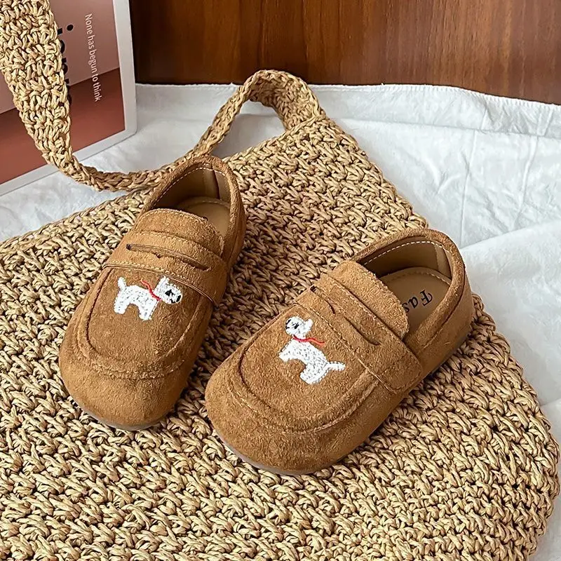 الكلب التطريز بنين بنات المتسكعون الجلد المدبوغ بولي Leather الجلود الانزلاق على الاطفال أحذية مسطحة لينة أسفل المضادة للانزلاق الأطفال حذاء كاجوال