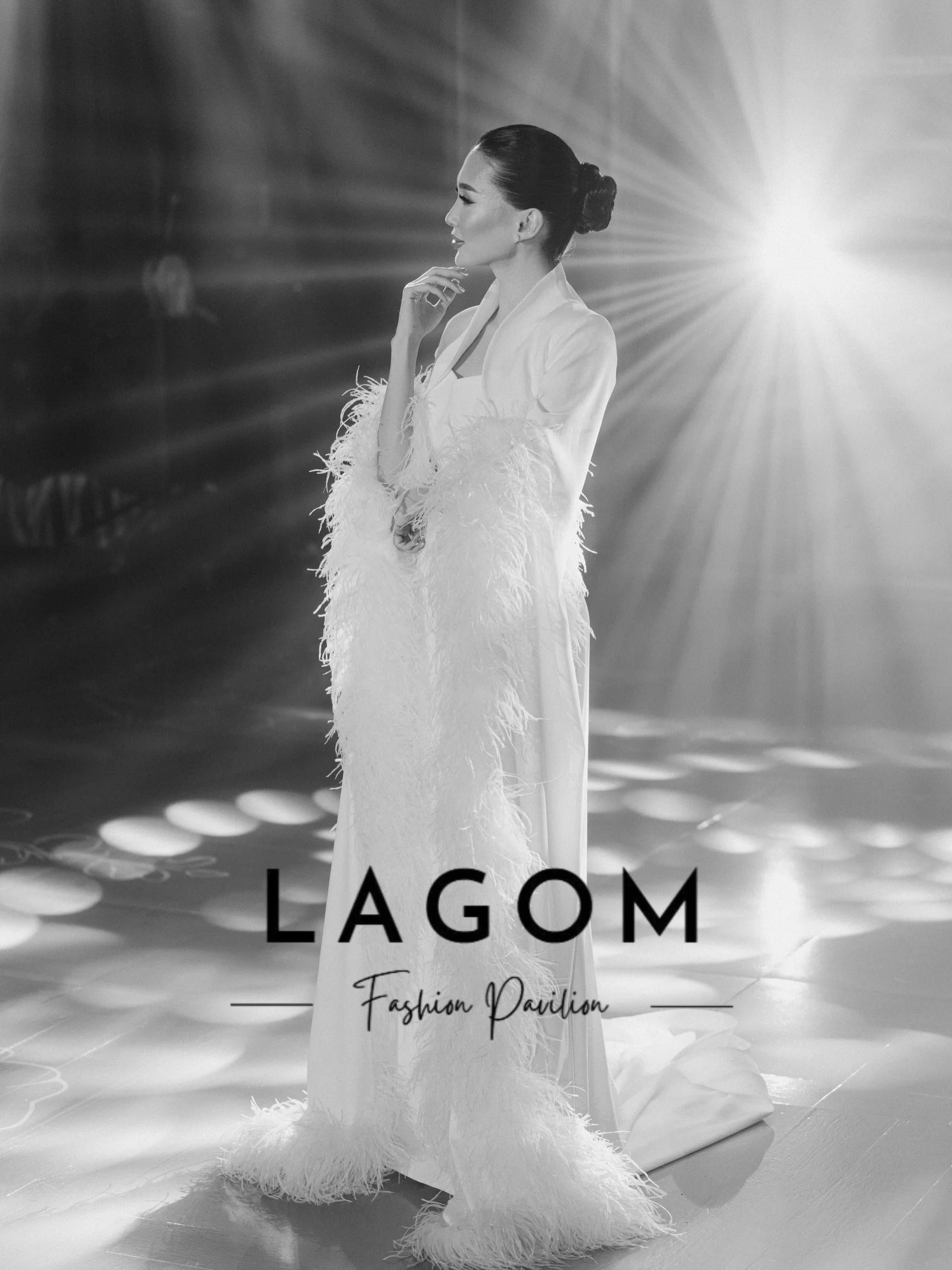 Lagom Elegant 2Pcs White Feather Long Cape Luxury Straight Satin Floor Length Modest Wedding Dress Vestidos De Novia Customize