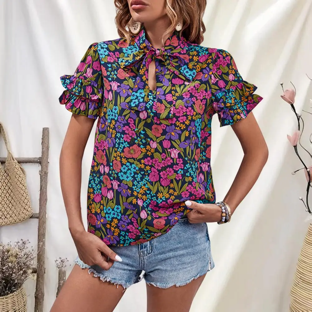 Top de estilo étnico para mujer, camisa de verano con estampado Floral, cuello levantado, lazo de volantes, ajuste suelto, manga corta