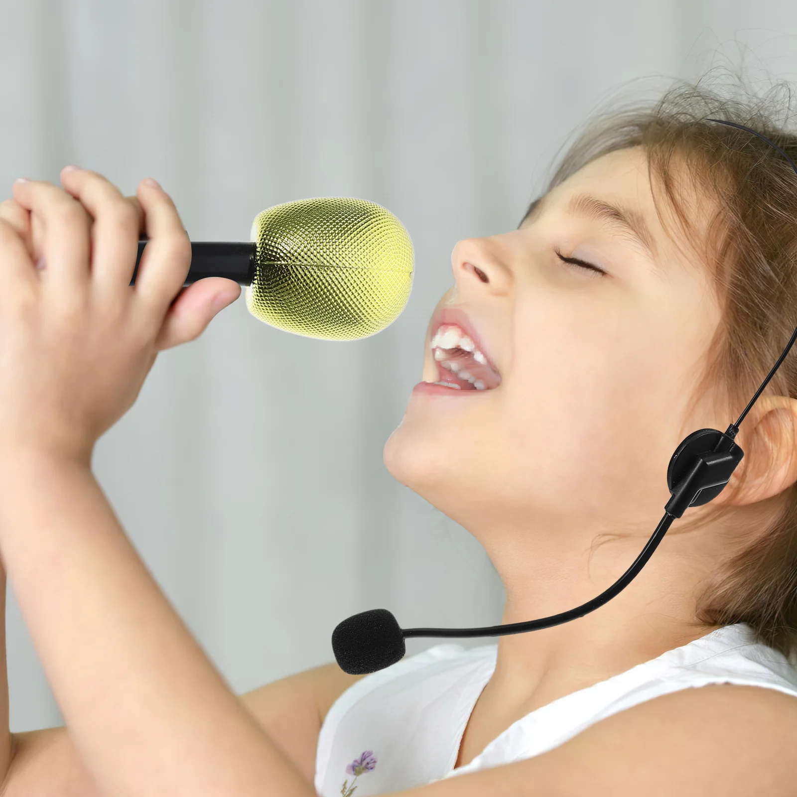 

2Pcs Rock Star Microphone Costume Headset Prop for Cosplay Concerts Parties Singer Accessories Headphone Toys Toy Microphone