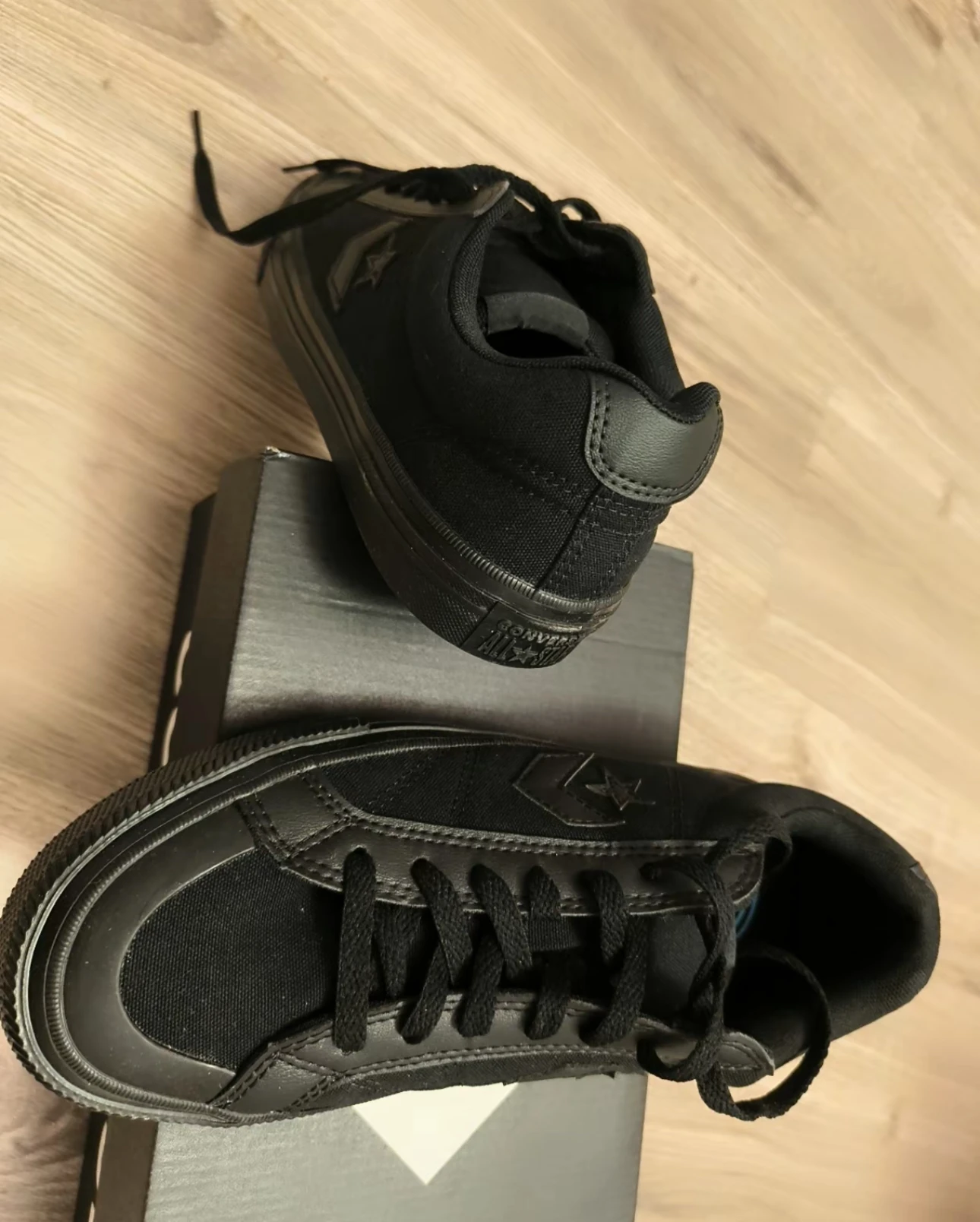 

Converse Sport Casual Comfortable Casual Versatile Anti Slip Low Cut Board Shoes for Men and Women Black