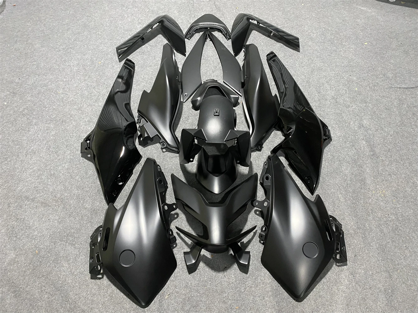 Carenatura moto adatta per TMAX560 2022 2023 560 22 23 anni carenatura corpo nero lucido nero opaco guscio moto