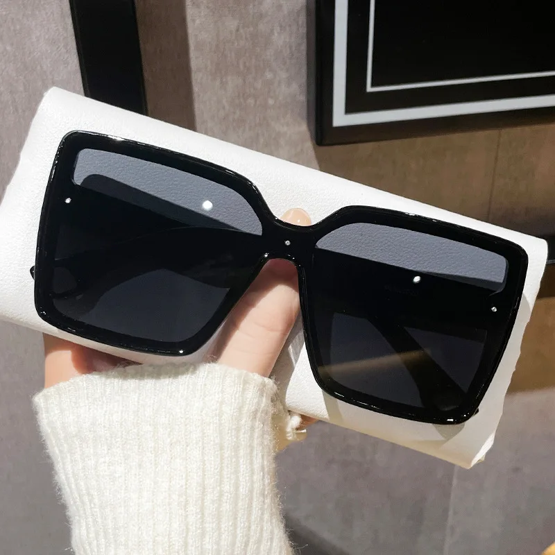 

2024 Luxury Fashion Sunglasses For Women And Men Oversize Square Stylish Sun Glasses Unisex Glamour Brand Female Eyewear UV400