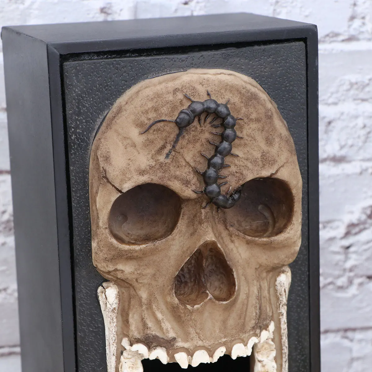 

Tissue Box Cover with Skull Resin Material Cool Halloween Easter Decoration for Living Room Bathroom Skull Tissue