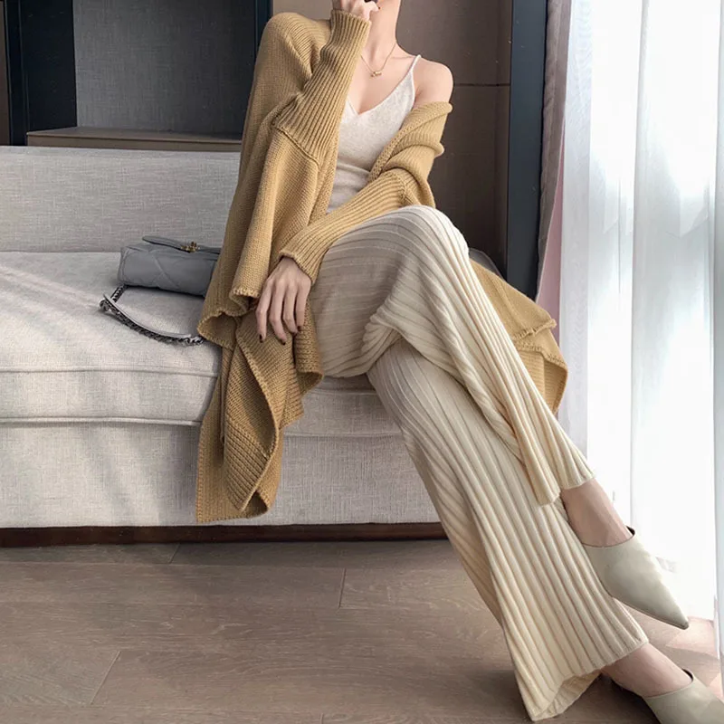 Pantaloni a gamba larga lavorati a maglia a vita alta da donna Autunno Inverno 2025 Vestibilità dritta e ampia con ciondolo ispessito Stile pozzo