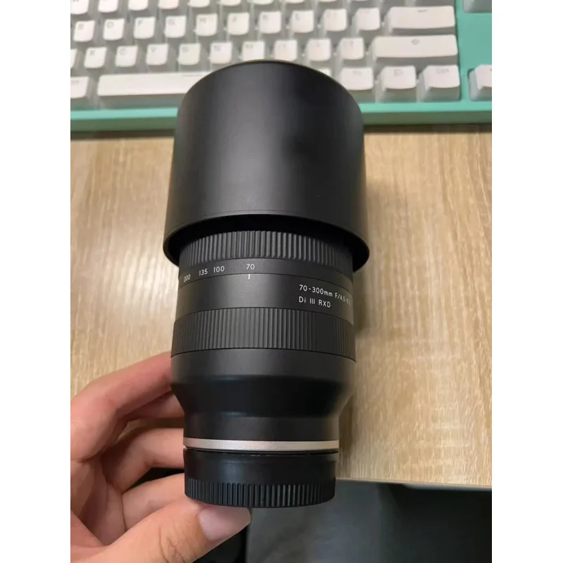 

Объектив Tamron 70-300mm F/4.5-6.3 Di III RXD для беззеркальных камер Sony с полнокадровыми/APS-C матрицами и байонетом E (с 6-летней гарантией Tamron в США)