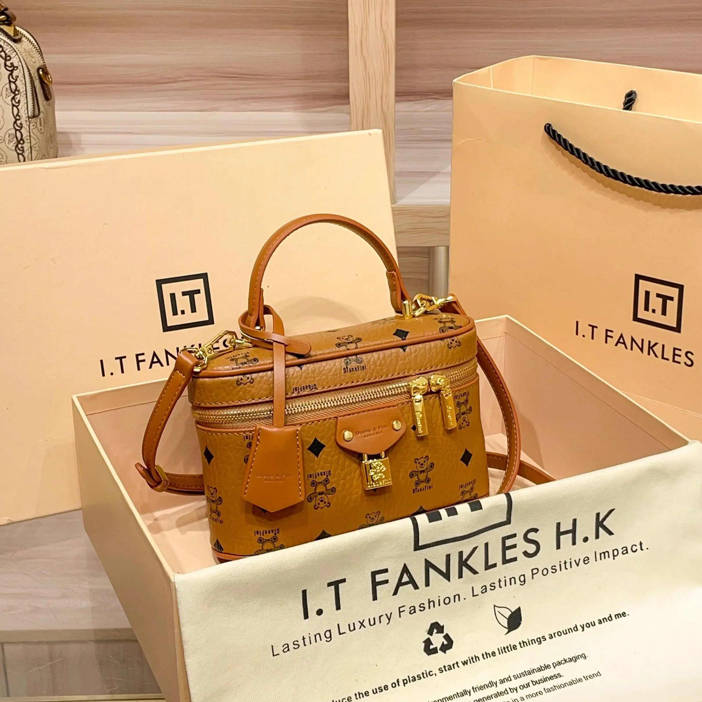 sac-a-main-seau-en-cuir-veritable-de-marque-hong-kong-pour-femme-nouvelle-collection-2026-sac-bandouliere-haut-de-gamme-forme-boite-style-moderne-et-neutre-tendance