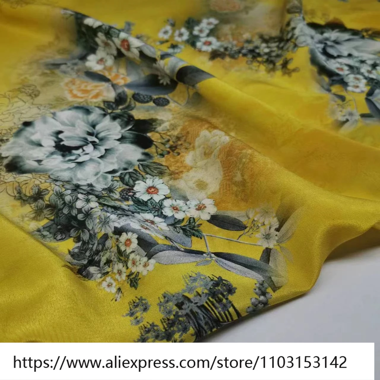 

Summer Lightweight and Slightly Transparent 14Momme Silk Crepe De Chine Fabric Breathable Skirt Shirt Fashion