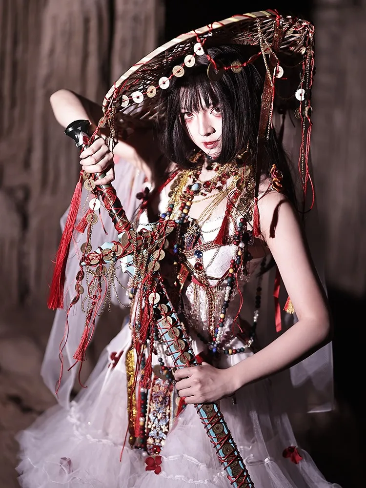 

Halloween Chinese dark photography theme photo host performance dress