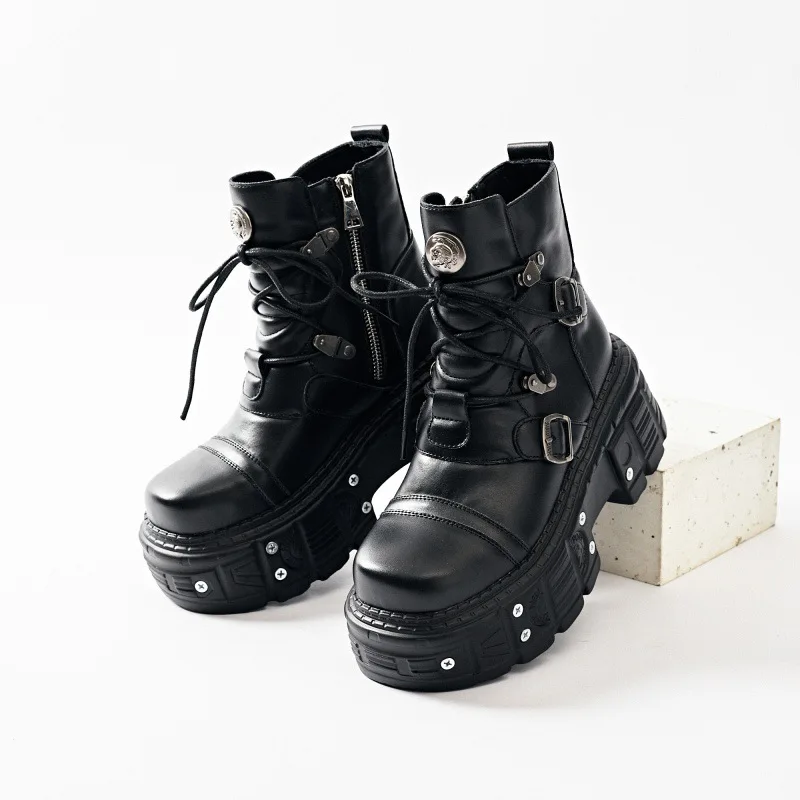 

2024 New Women Style Goth Style Locomotive Punk Platform Niche Boots Men Sneakers Shoes