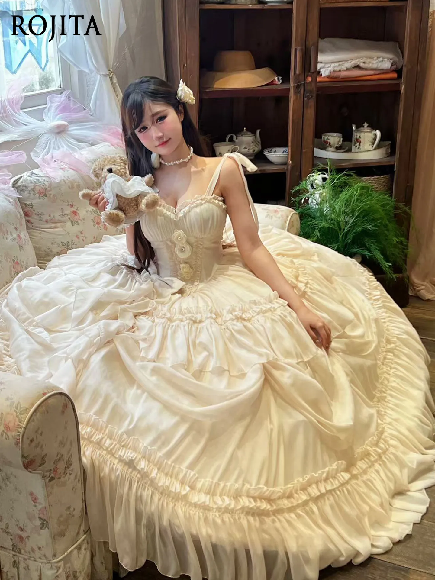 Vestido de Princesa JSK Lolita Dulce Color Blanco Crema con Apliques Florales 3D, Corsé con Cordones, Volantes Multicapa y Drapeado Voluminoso hasta el Suelo