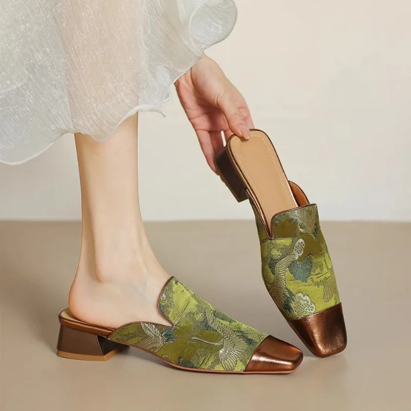 Shoes Cover Toe Mules For Women 2024 Ladies\' Slippers Flower Pantofle Low Luxury Slides Pointed Flat New Designer Hoof Heels