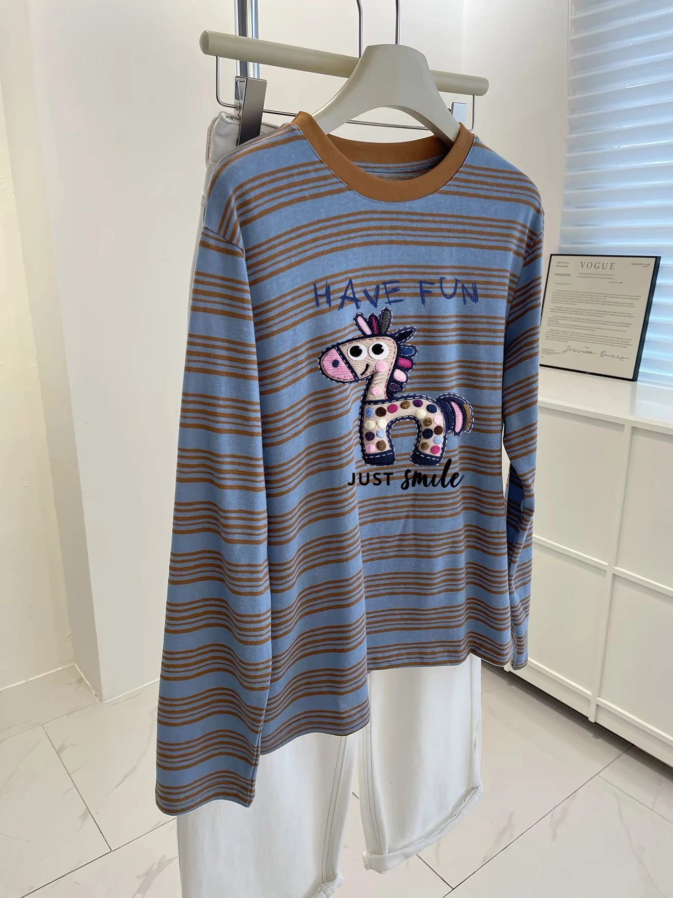 Loose Fit Women's Long Sleeve round Neck T-Shirt Casual Basic Top White Enhancing Blue Stripes Design Autumn Season Fashion