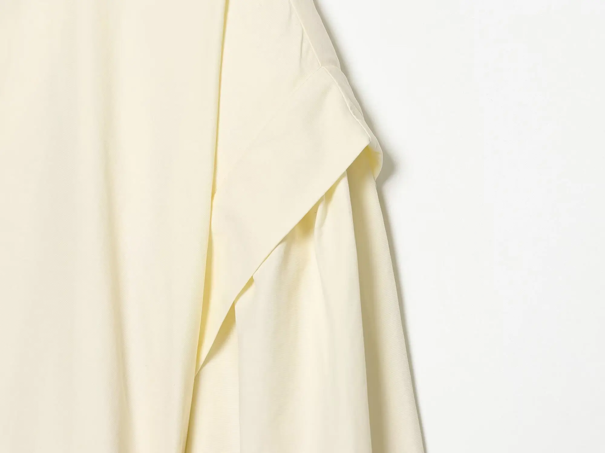 Damen Kurze Trenchjacke mit Gürtel Frühling Herbst Einfarbig Hochkragen Lose Oberbekleidung 2026 Neue Damen Street Casual Mode Mantel – Detail 5