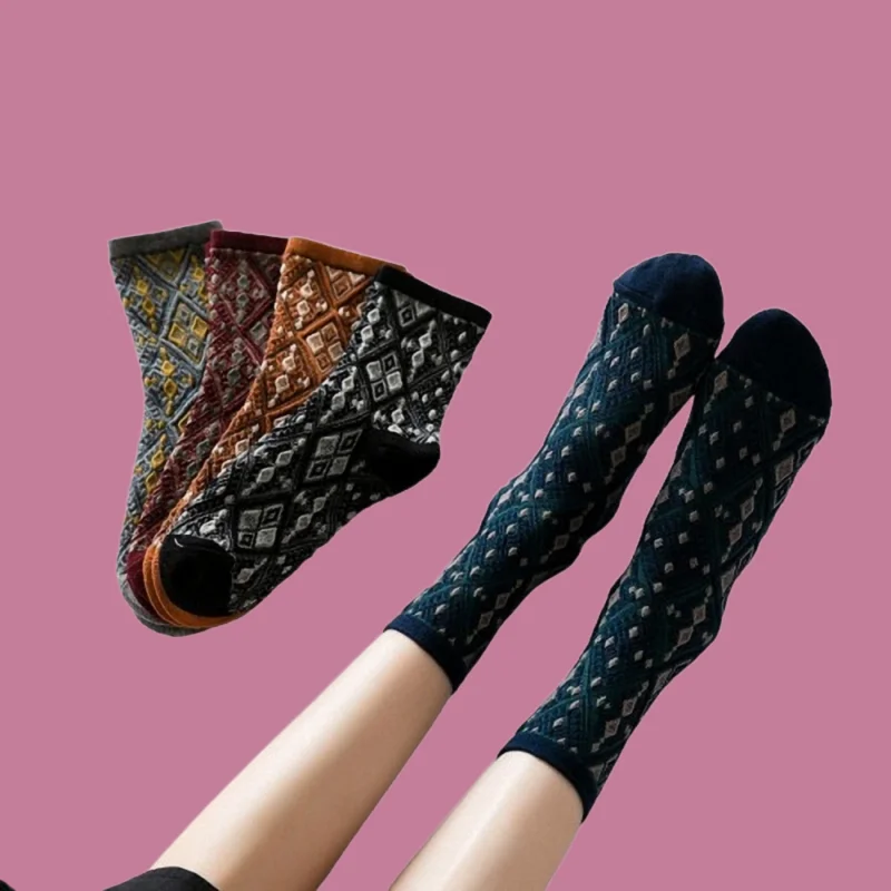 2/4 Pairs 2024 New Women's Mid-tube Socks Ethnic Style Palace Retro Three-dimensional Diamond Lattice Mori Women's Casual Socks