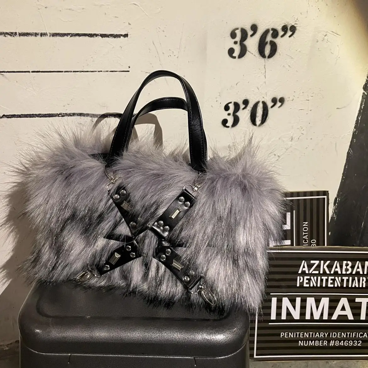 

Autumn / Winter Original Imitation Mink Fur Metal Rivet Cross Belt Buckle Large Capacity Portable Single Shoulder Crossbody Bags