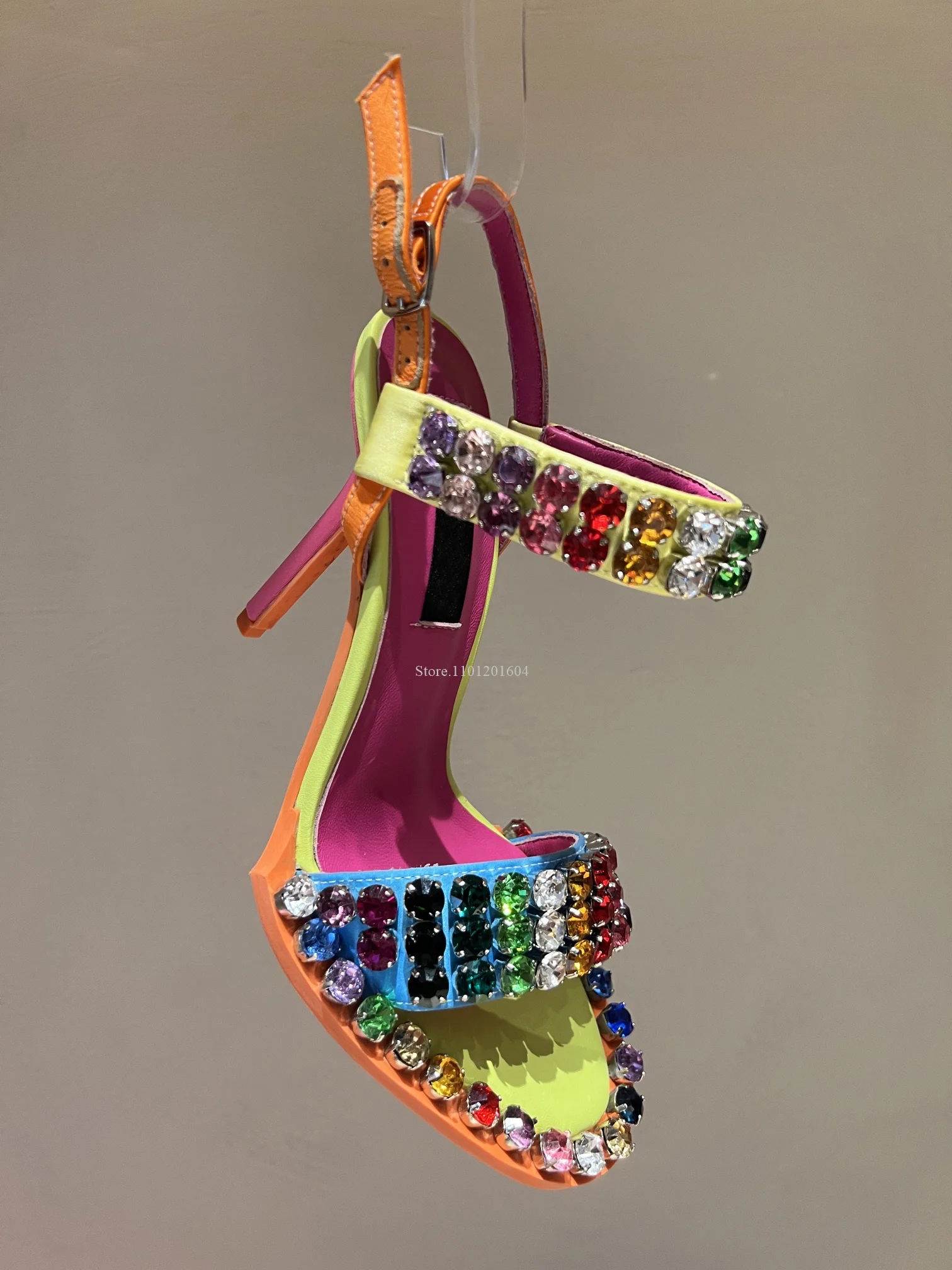 Sandalias de cristal de colores para mujer, zapatos de tacón fino con punta estrecha, cuentas abiertas de diamantes, elegantes, con cordones