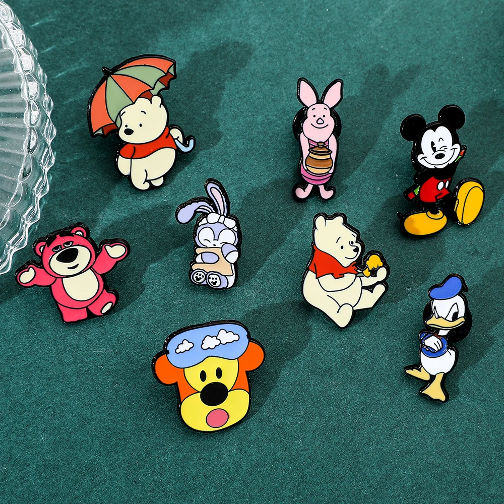 Disney Broschen kreative Cartoon Pooh Ferkel Mickey Donald Ente Metall Pin Abzeichen niedlichen Kinder Urlaub Schmuckstücke Weihnachts geschenk