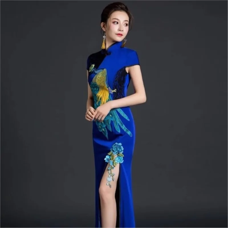 Chinese-style banquet evening dress with a slit at the front of fish tail cheongsam runway show and performance long style