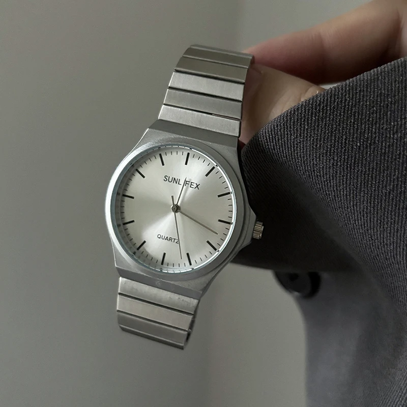 

Elegant women's wristwatch, luxurious women's wristwatch, simple steel band quartz watch, fashionable 2025 new style for women.