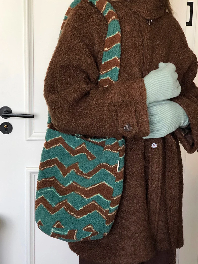 

2025 New Polka Dot Stripe Lamb Fur Handbag oulder Crossbody Bag Autumn Winter Aosphere Versatile Soft Handle Buet Bag