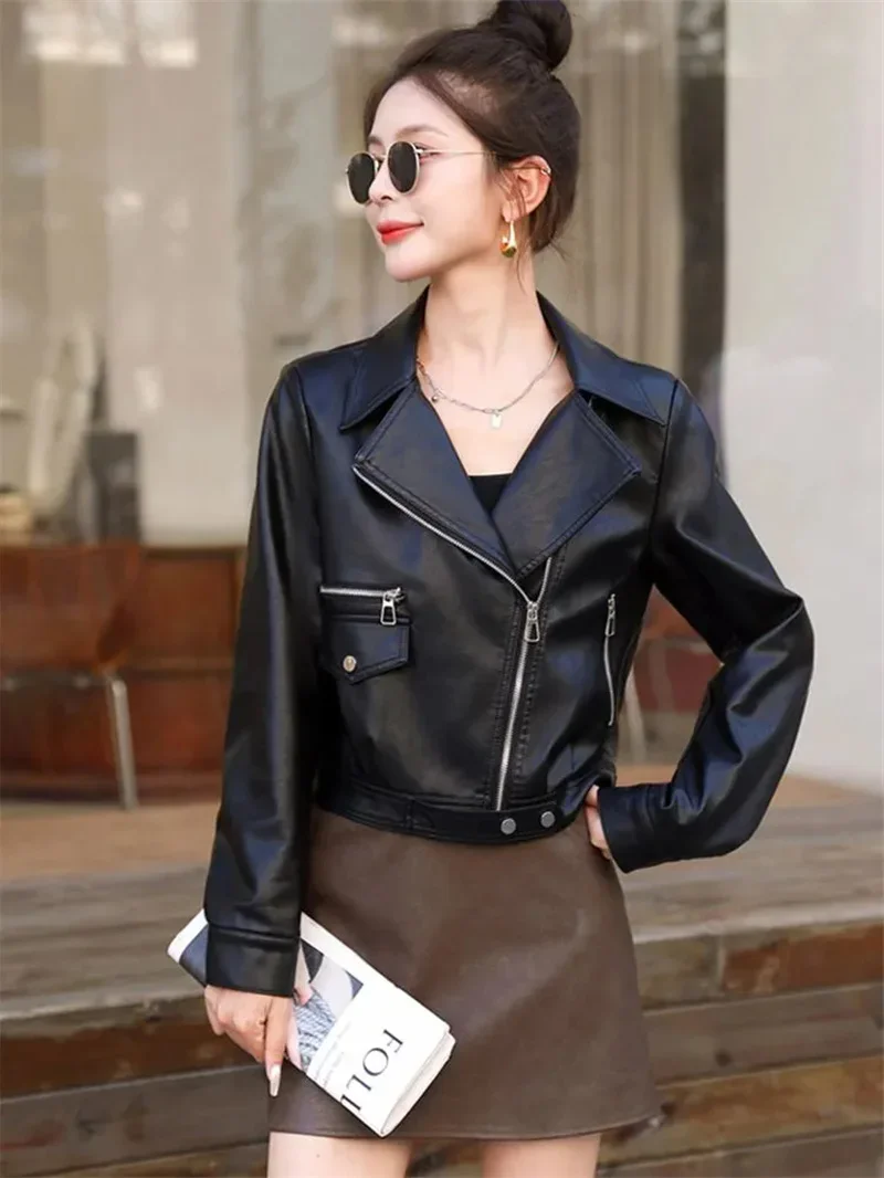 2025 봄과 가을 여성용 신상 캐주얼 숏 가죽 재킷 여성용 모터사이클 로브 인기 있는 소형 PU 가죽 슈트 칼라 재킷