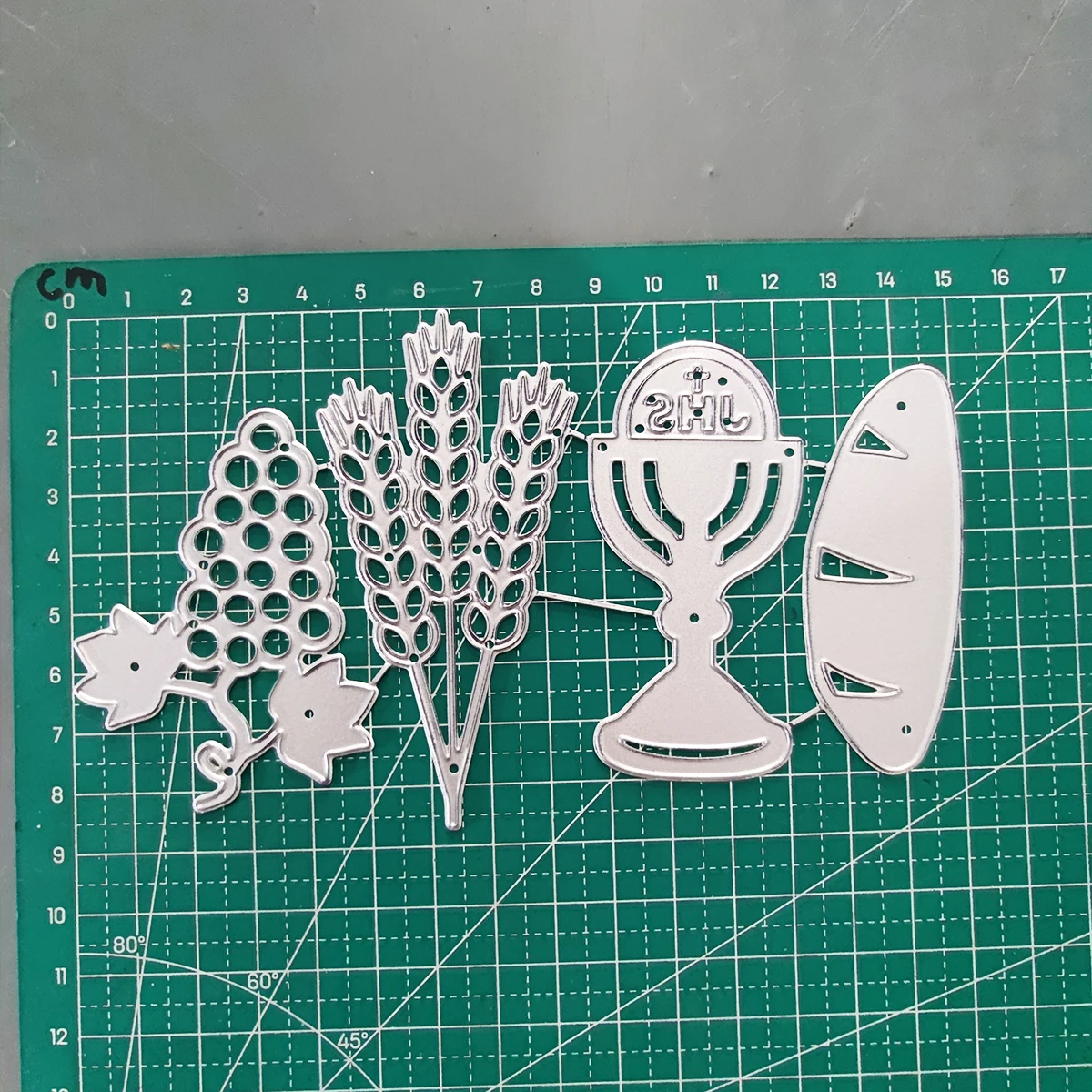 Hot Sale 28 leaves Cutting Dies Scrapbooking Papercutting Cards Knife Mold Decorative Crafts Punch Stencil new cutting dies 2024